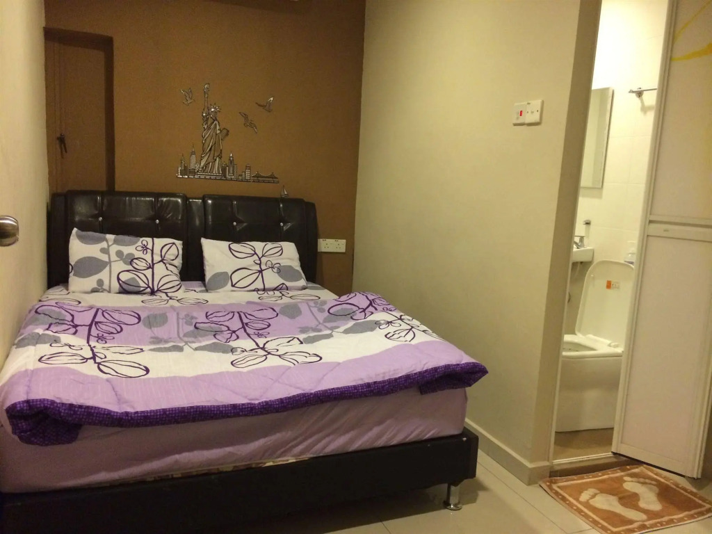 Funky Crib Hotel