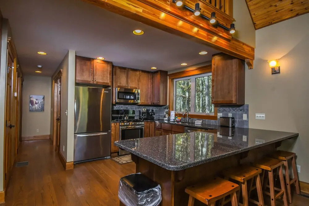 Trees, Breeze and Skis 3 Bedroom House