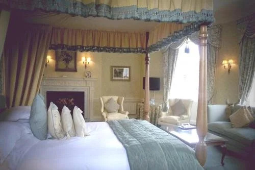 The Shelleys Hotel
