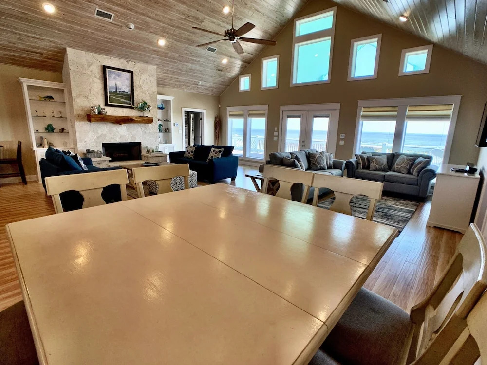 Gulf Pearl by RedAwning