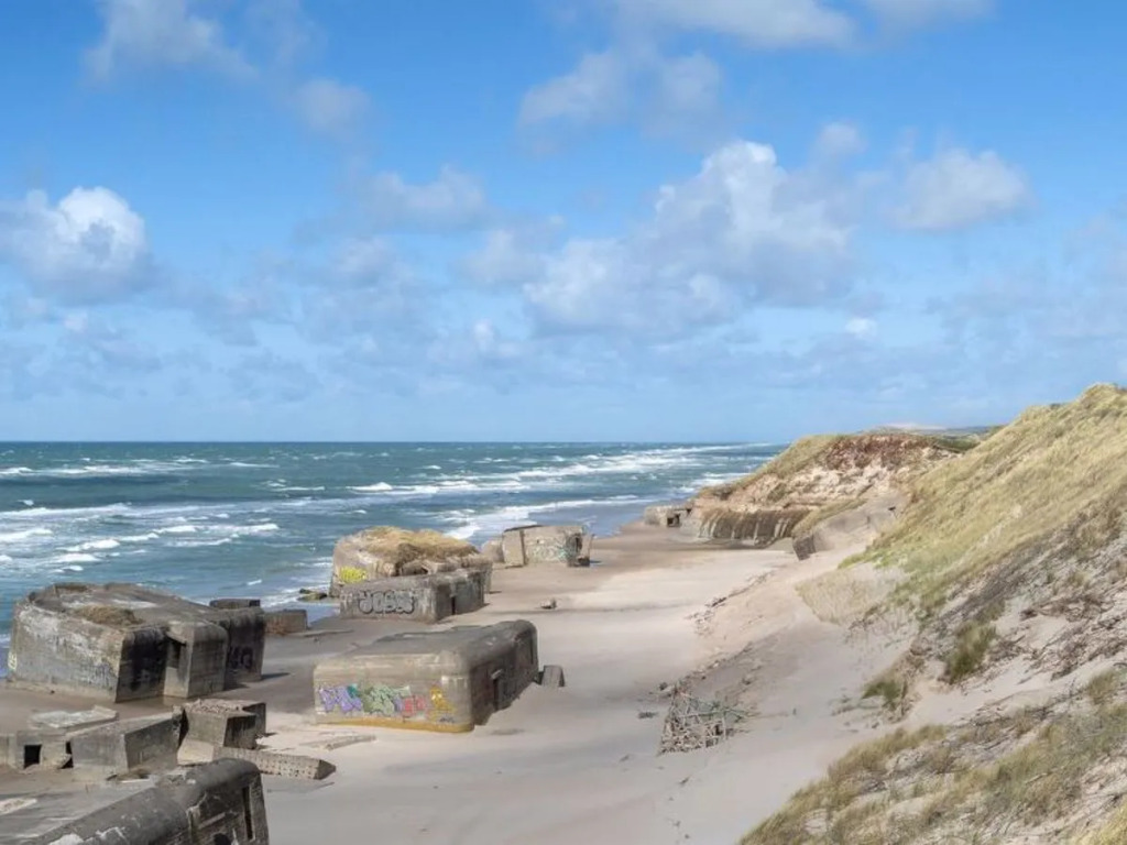 "Stanislaw" - 10m from the sea in NW Jutland