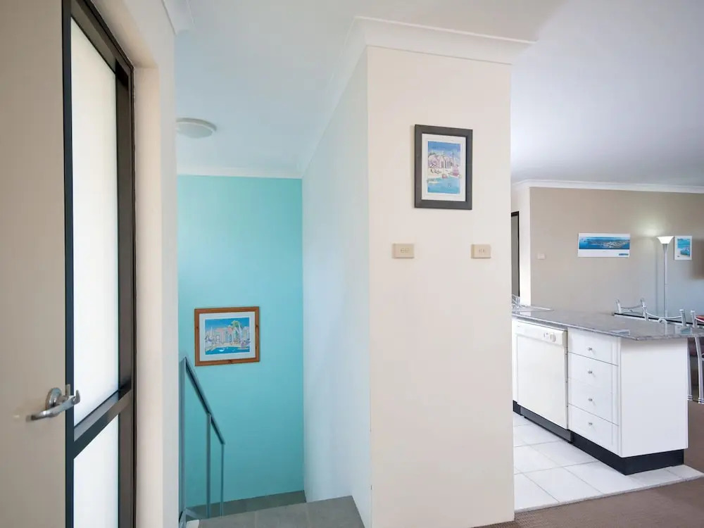 Paradiso, Unit 1/1 Laman Street
