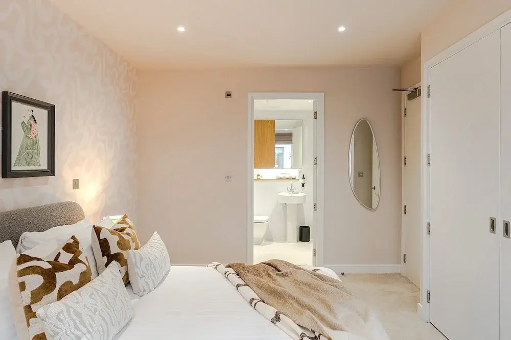 Kings Cross I Your Apartment
