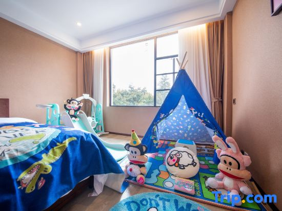 Zhangjiajie Tianchong Yunhai Courtyard Hotel-At the East gate of Zhangjiajie National Forest Park English Butler, Free Luggage Storage, Tour Plan -reserve tickets for various scenic spots-Self-Service Laundry