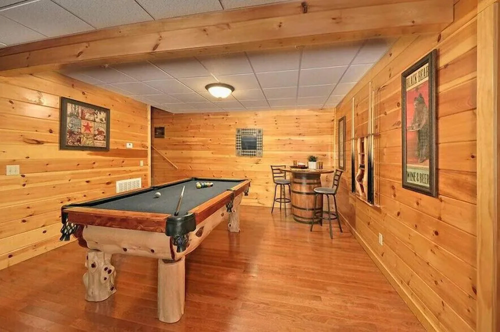 Dancing Bear Lodge