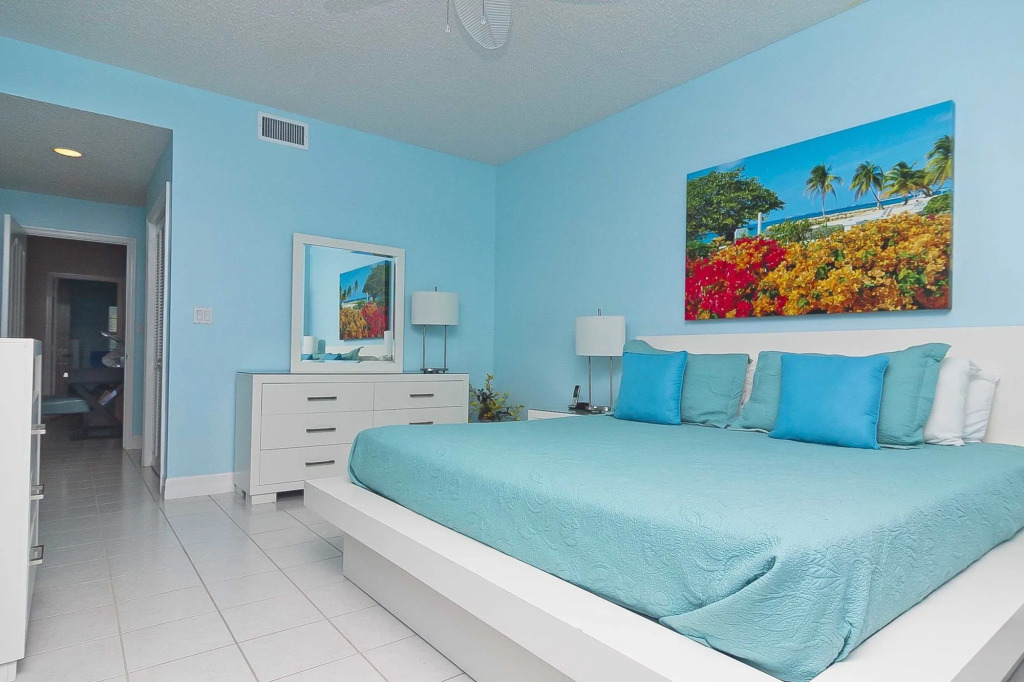 The Grandview Condos on Seven Mile Beach