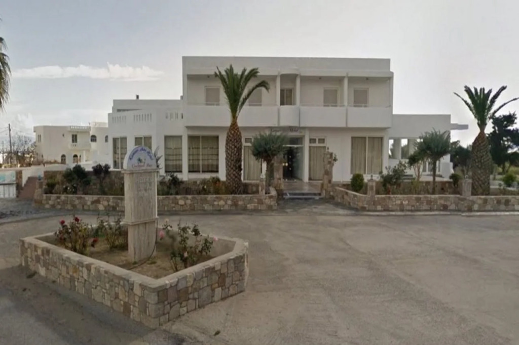 Kamari Bay Hotel