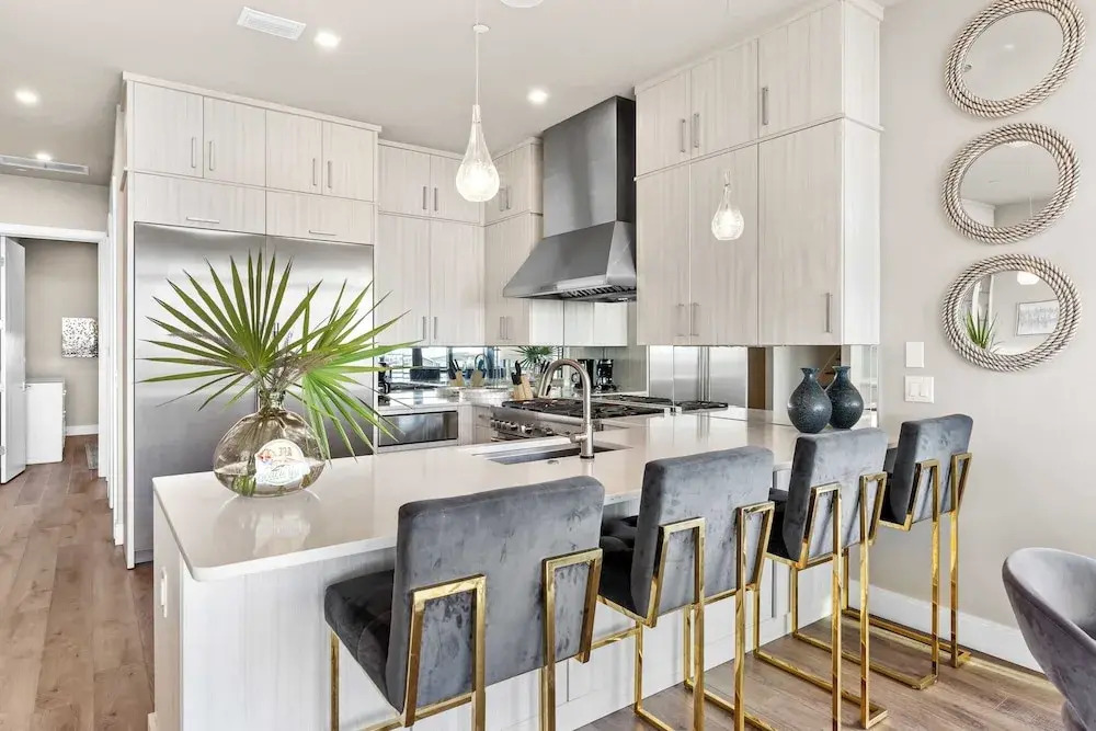 Crest One by Avantstay Rooftop Views, Pool Access, Golf Cart Included