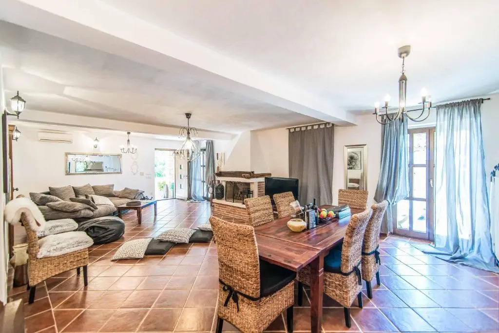 Villa White Stone