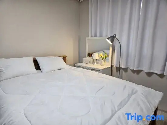 Right next to quiet residential area, spacious garden3 rooms (Q, Q,SS)