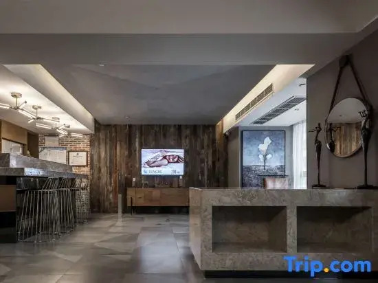 Xidu Hotel (Chongqing Yangjiaping Subway Station Zoo)