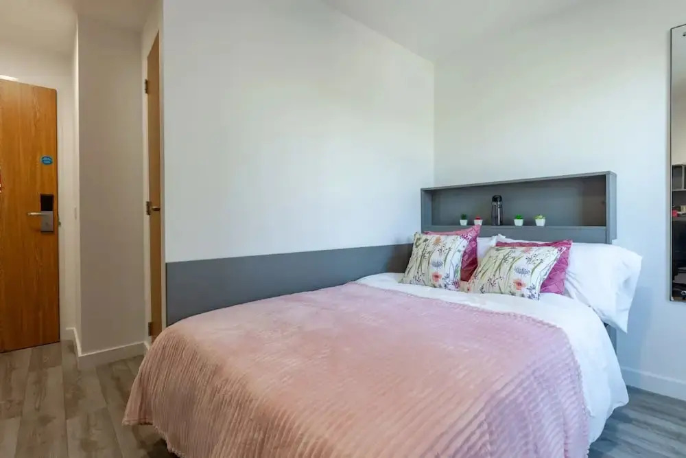 For Students Only Fresh Oldway Centre 5 Min Walk to Swansea Station