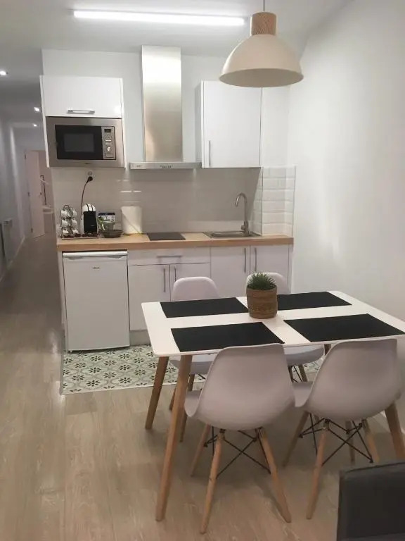 APARTAMENTOS A RODA
