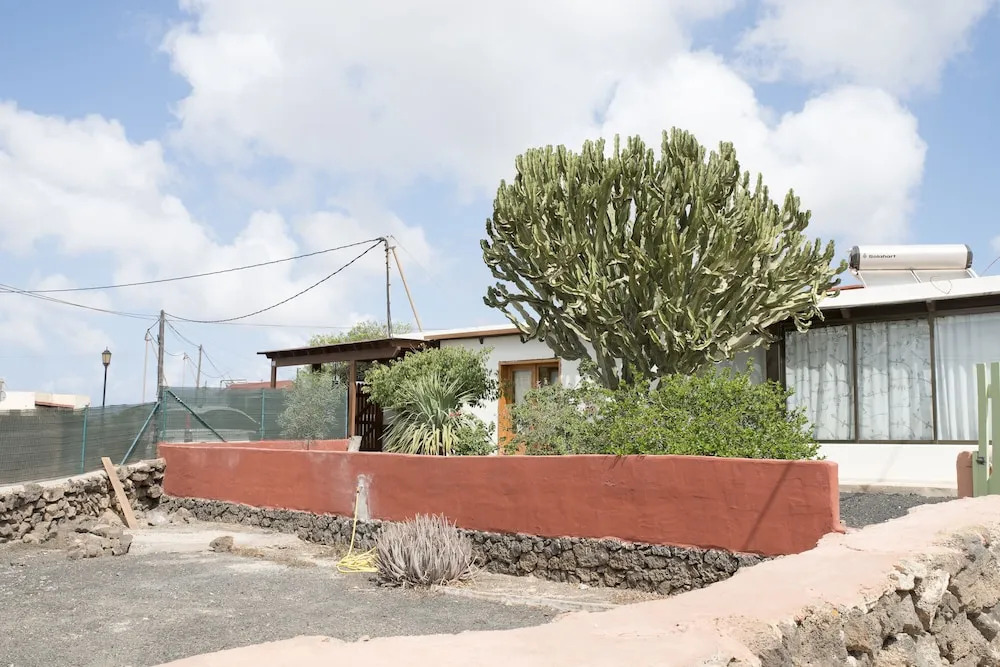 Villa Sol-Country House in Lajares