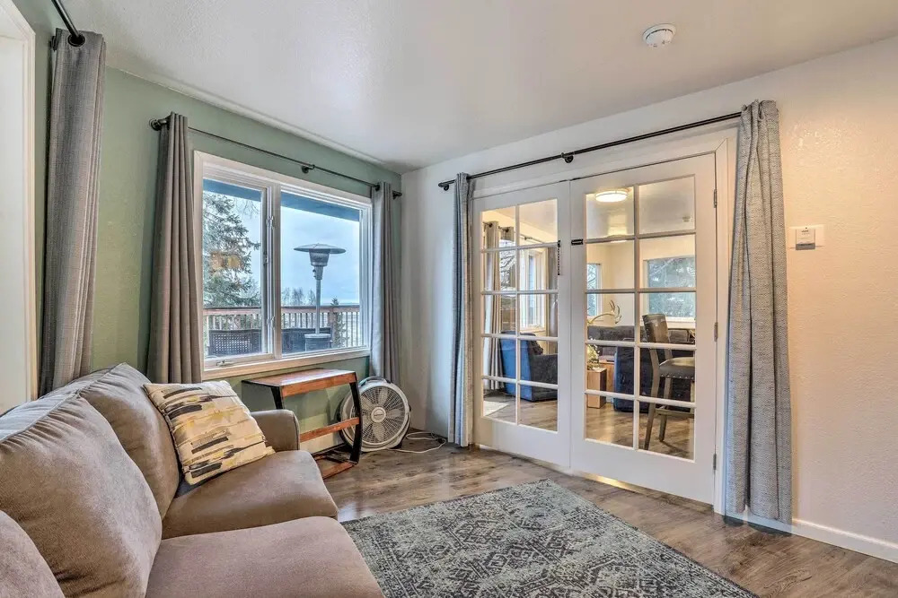 Coastal-view Apartment Near Downtown Anchorage!
