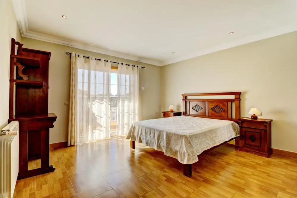 Villa - 5 Bedrooms with Pool and WiFi - 107490