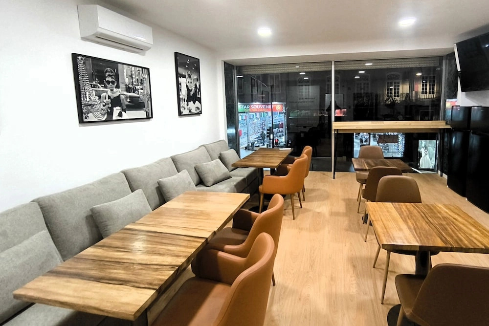Clérigos Cinema Guesthouse