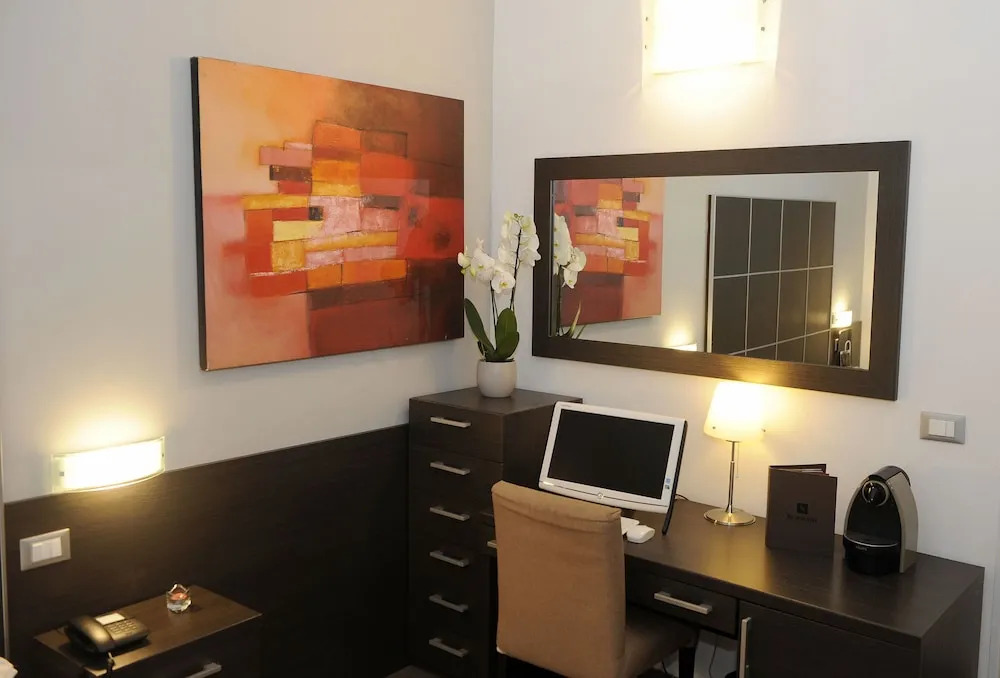 Le M Apartment