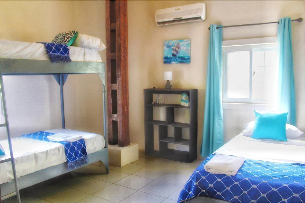 The Island Hub at Red Frog Beach Resort