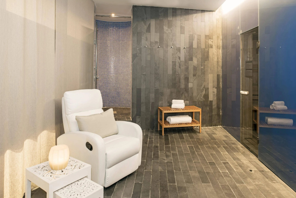 Отель Iberostar Las Letras Gran Via