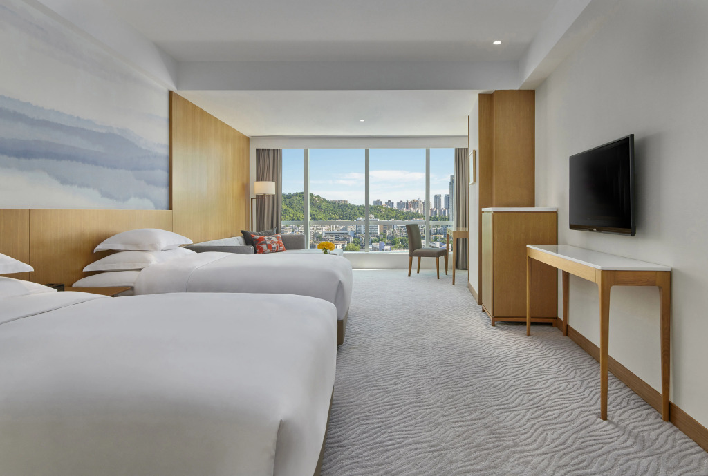 Crowne Plaza Zhuhai City Center by IHG