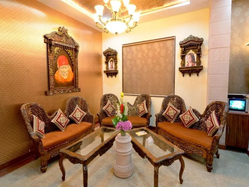 OYO 10453 Hotel Paradise