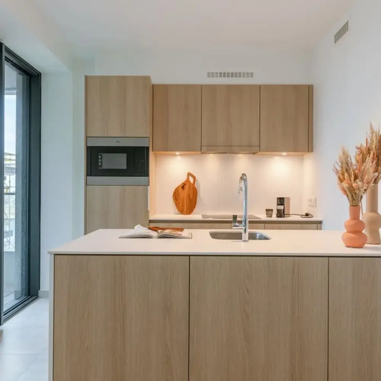 Stylish 2 Bedroom With Terrace and Parking