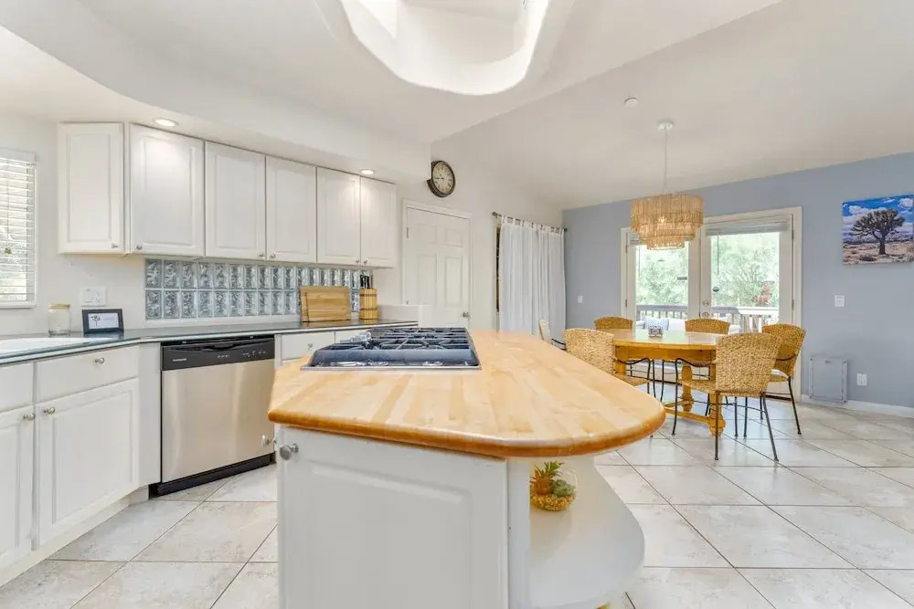 Indigo Sky Oasis - Pool & Hot Tub 4 Bedroom Home