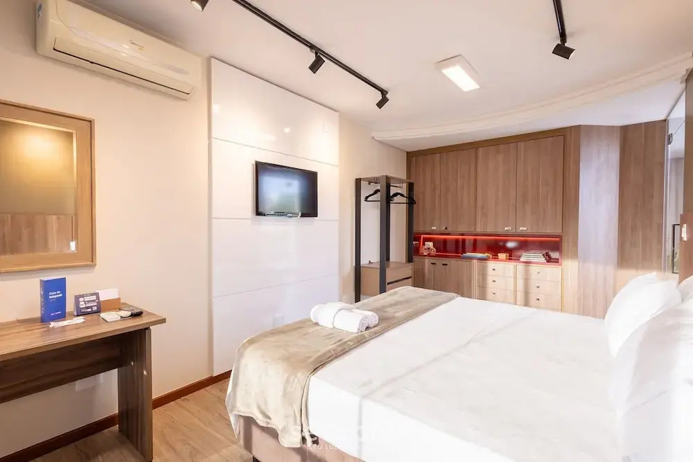 Modern apt in Sudoeste w/ A/C & Wi-fi Cls0101