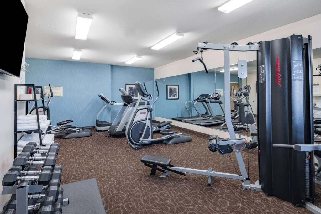 Hawthorn Suites by Wyndham Williston