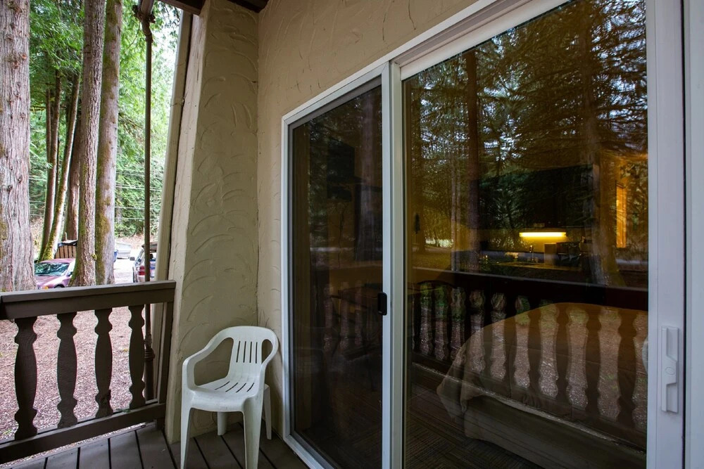 Mt Baker Lodging Condo 77 - KITCHENETTE, SLEEPS-2! by MBL
