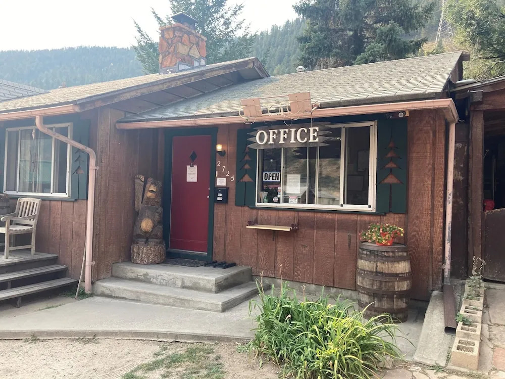 Bearadise Motel