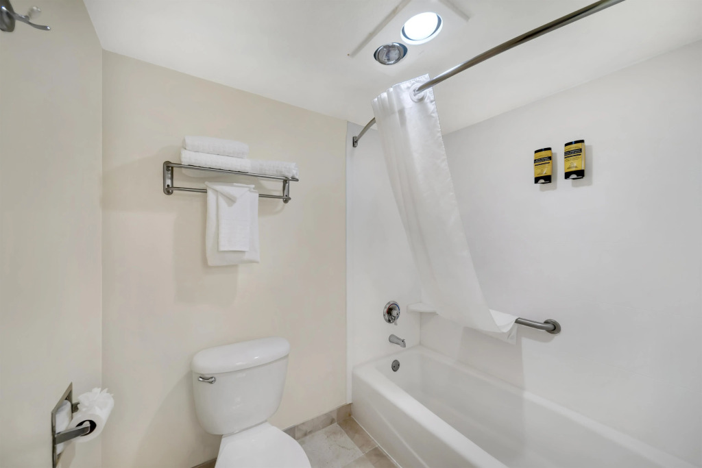 Best Western Plus Northwoods Inn