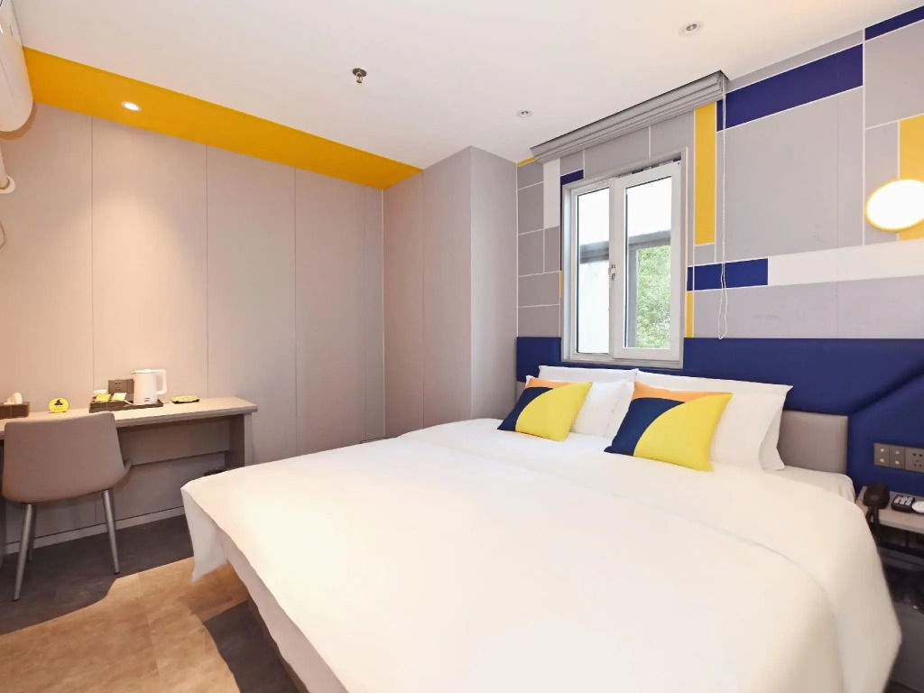 7Days Inn Shanghai South Xizang Road Subway Station