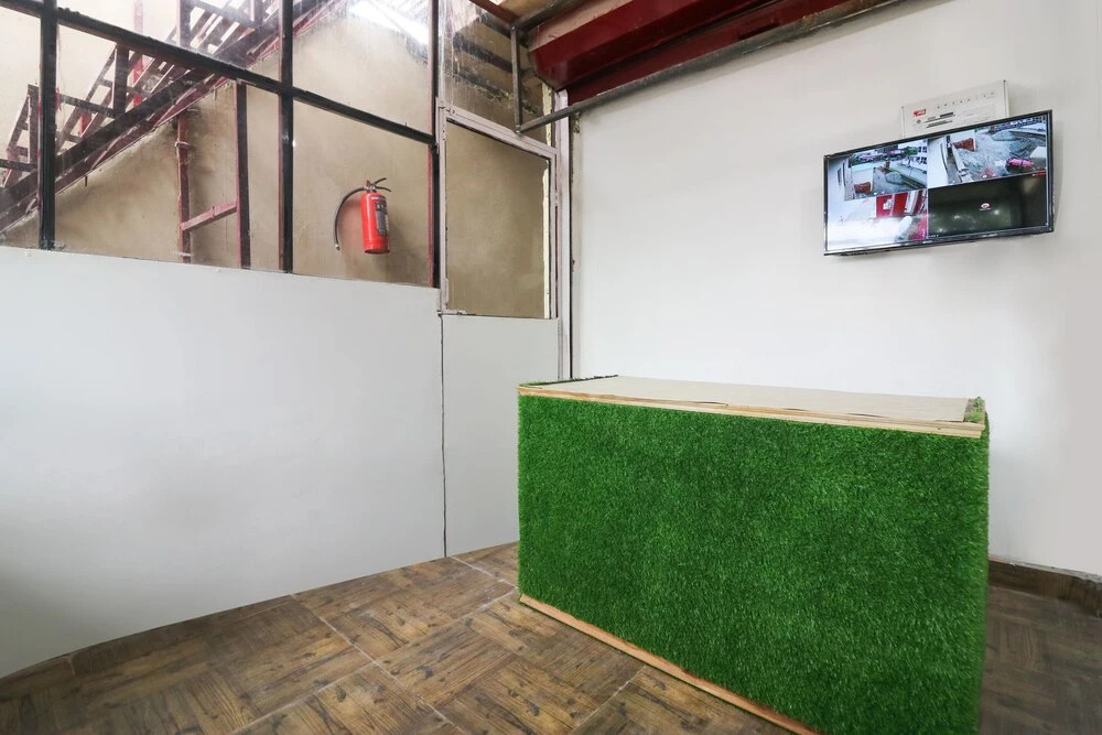Spot On 60106 Taj Tourist Home