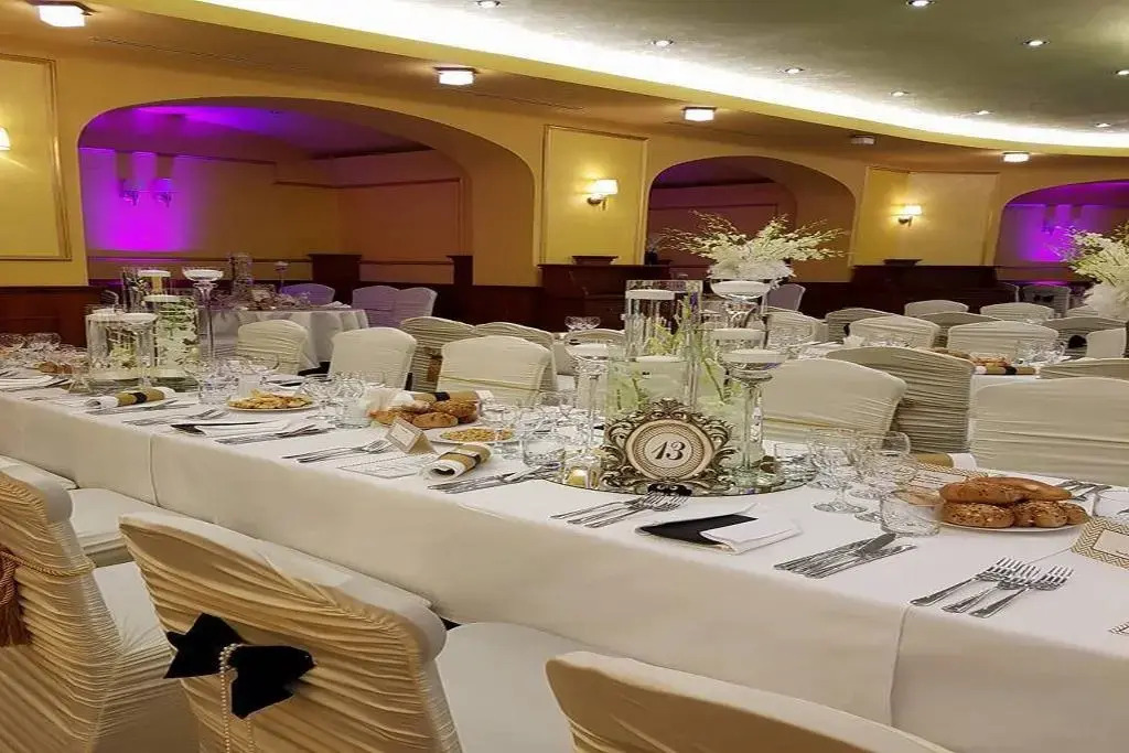 Central Plaza Hotel