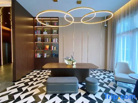 HomeinnsPlus Hotel（Shanghai Pudong International Airport East Station Branch)