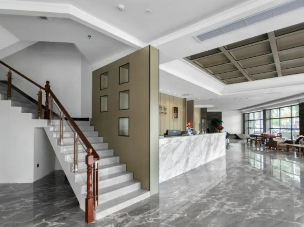 1700 Hotel