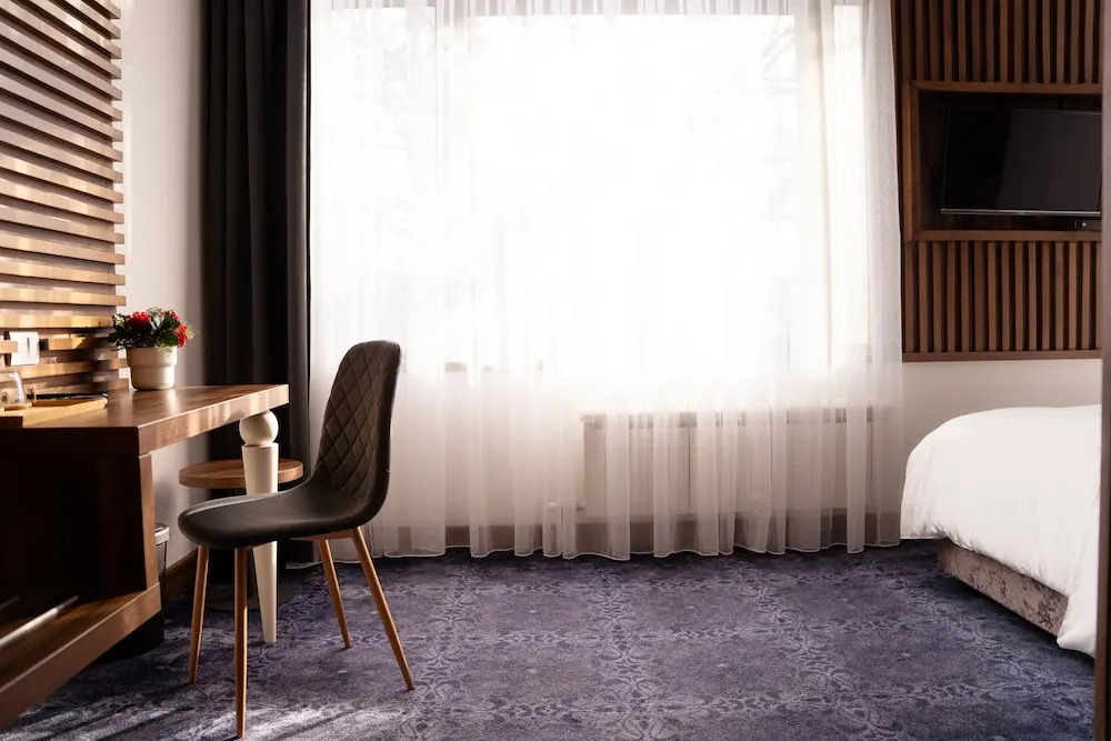 Olivia Rooms