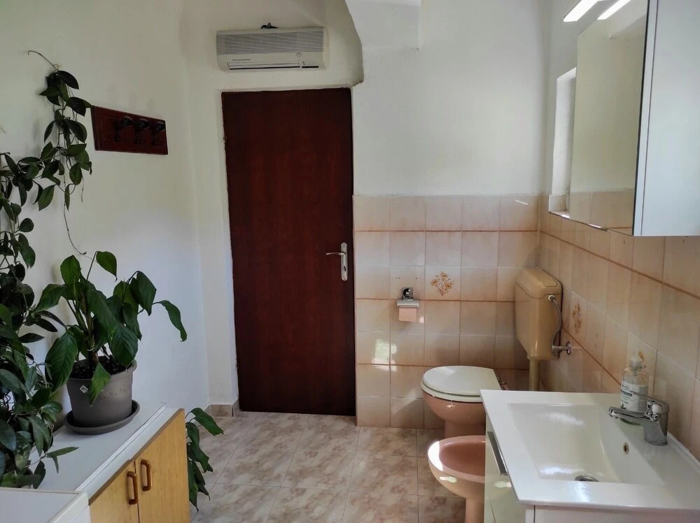 Andela - Comfortable and Affordable - A1