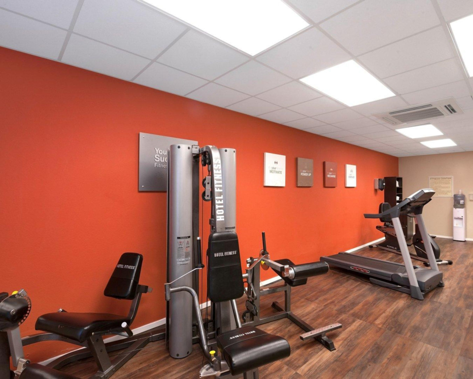 Comfort Suites University