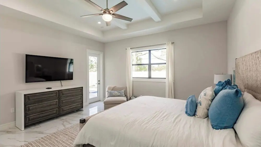 Brisa del Mar by Avantstay 4BR Coastal-modern Retreat + Private Pool + Outdoor Dining Walk to the Gulf + Mercato Minutes Away