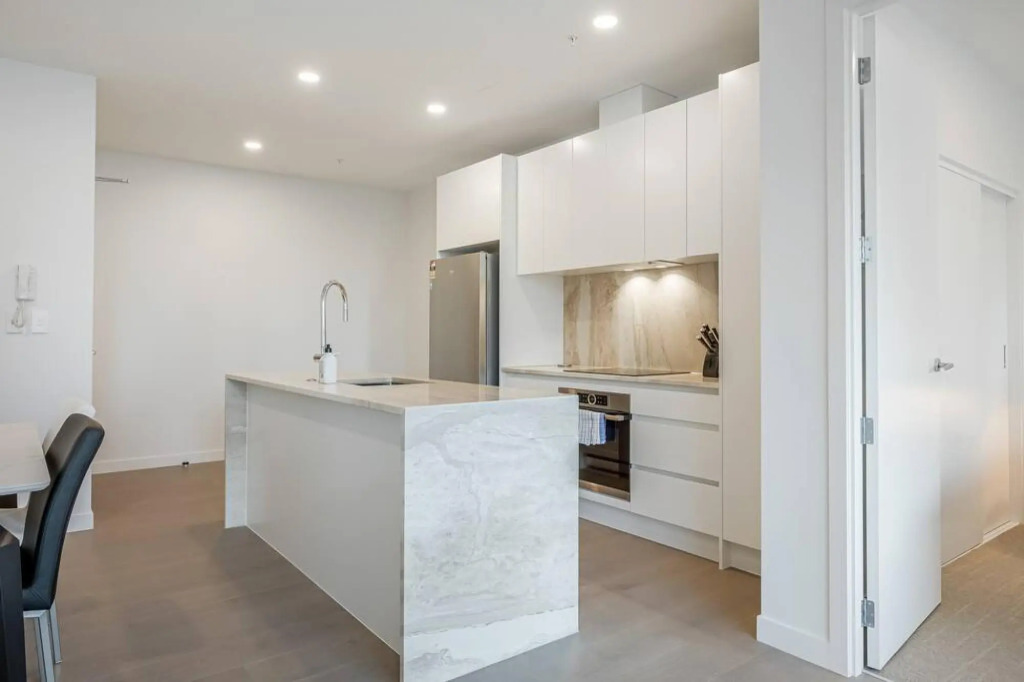 Modern Bright Central Apartment by Zodiak Stays