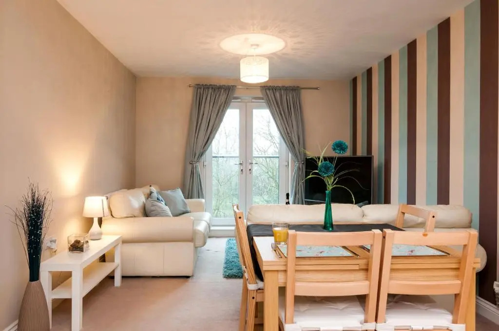 Central 2 bedroom apartment