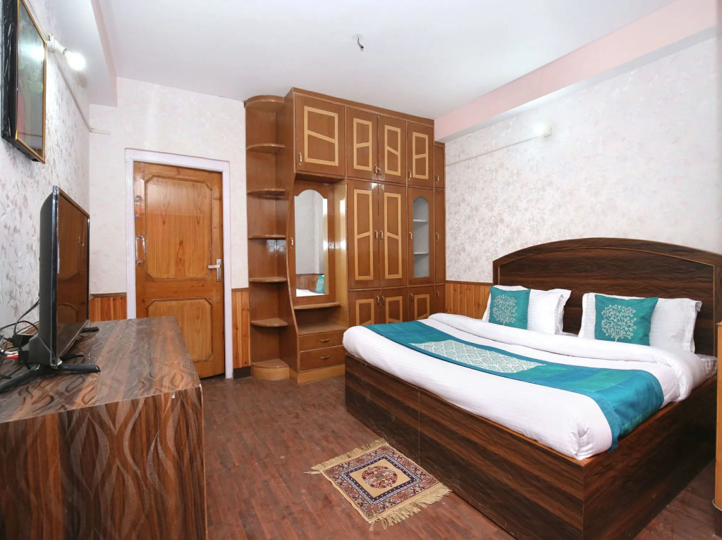OYO 10303 Home  Himsutra Bhatakuffer