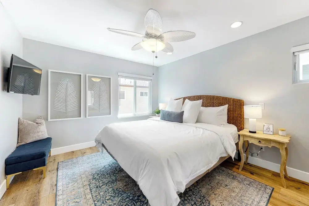 Walk to Mission Beach: Centrally Located Townhome