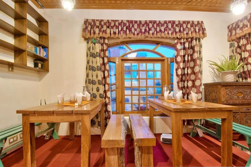 Hotel Ronak Resort