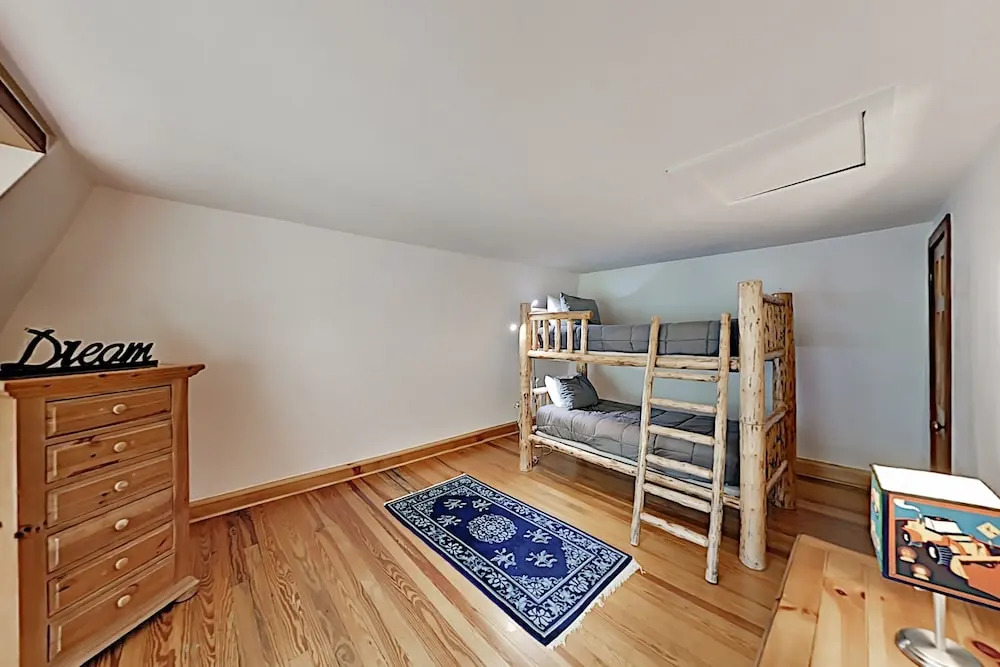 4BR Luxury Log - 4 Br Home