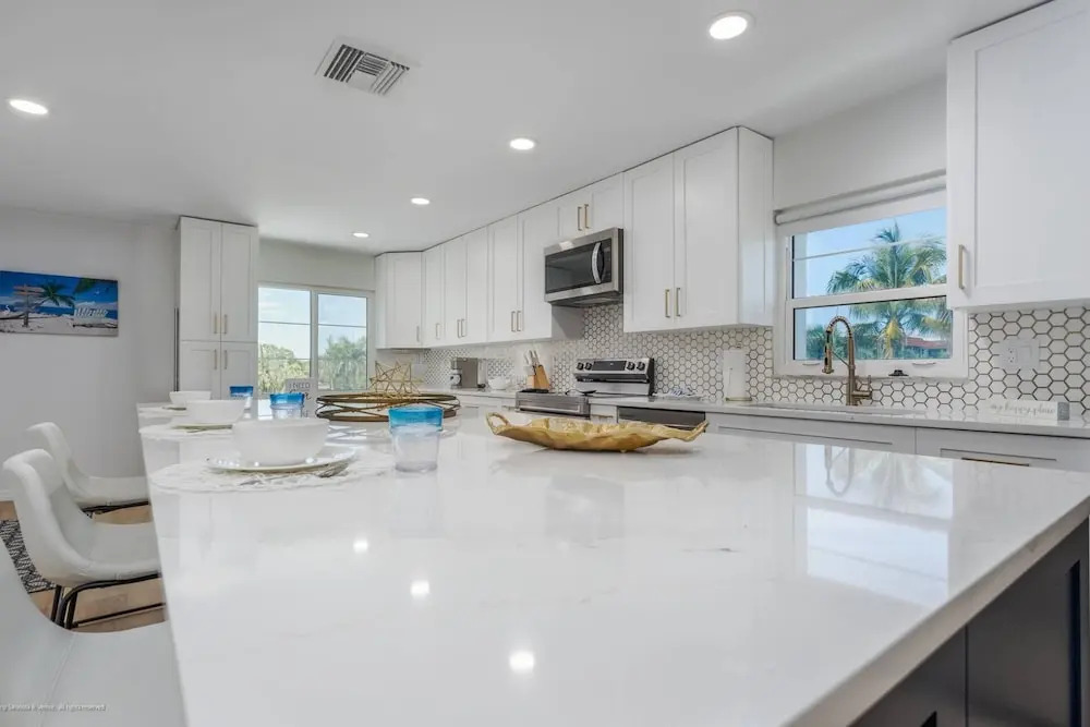 Beach Way With Ocean Views