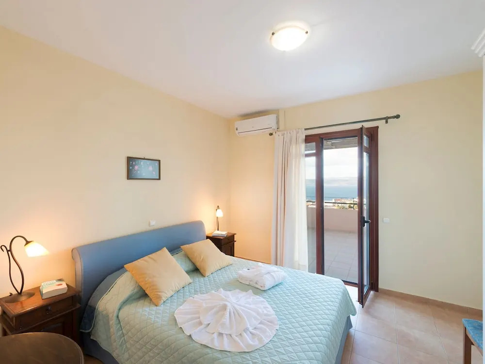 Villa with Private Pool & Souda Bay View in Very Nice Village near Chania